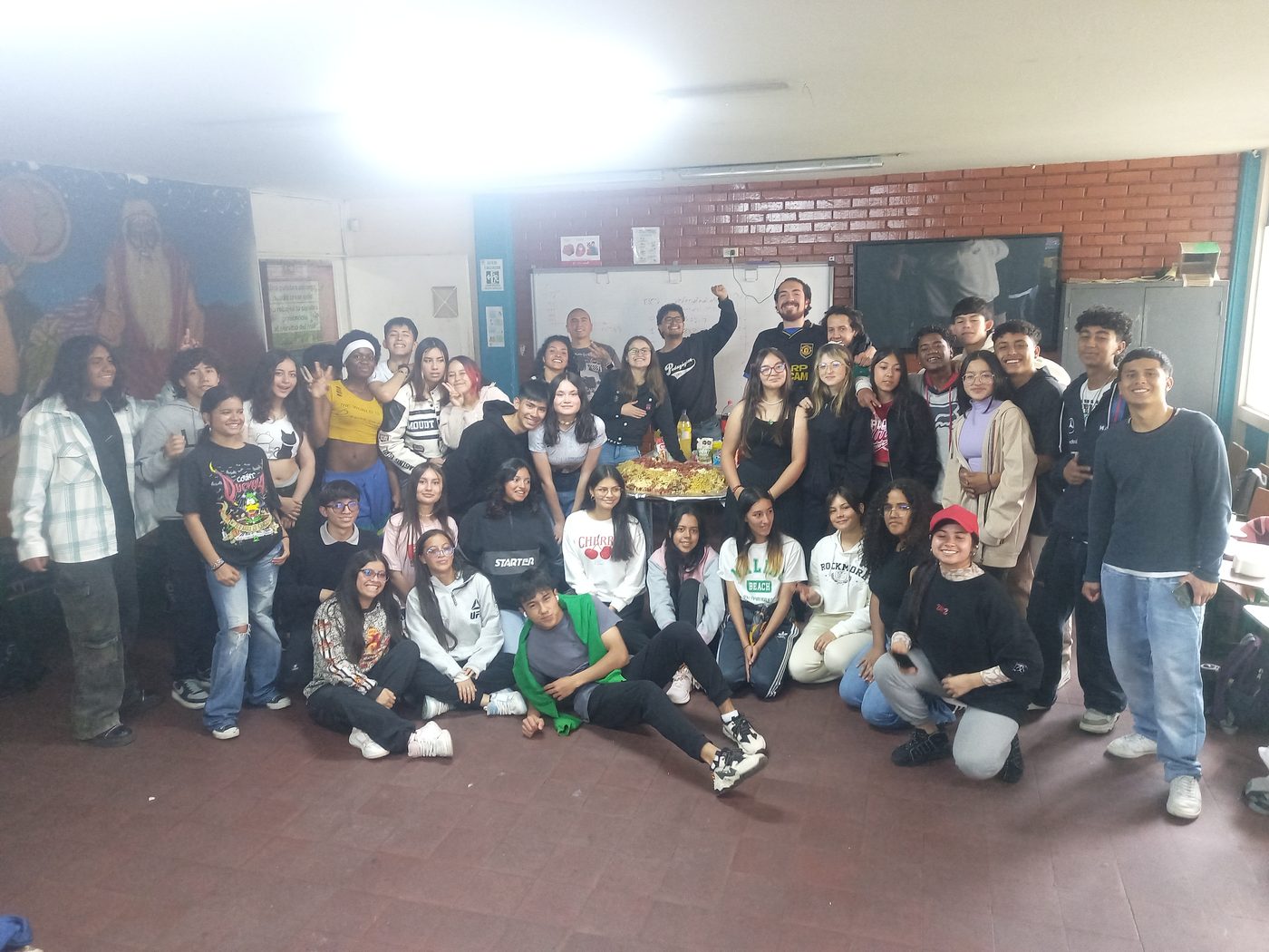 Estudiantes durante el compartir final